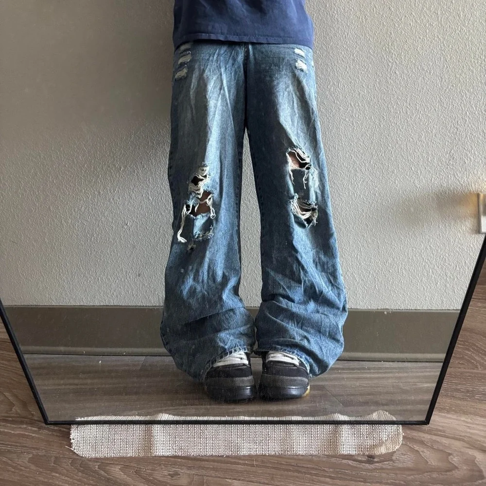 Vintage Y2K/2000s Baggy Distressed Loose For Denim Jeans! 28x32